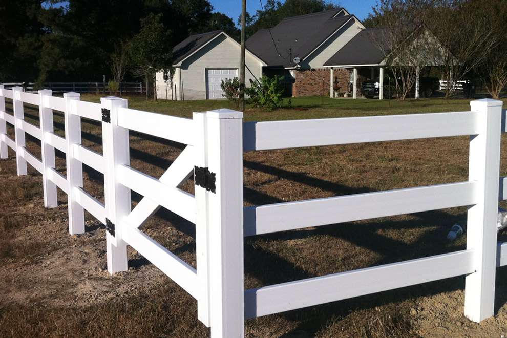 3 Rail Vinyl Fence