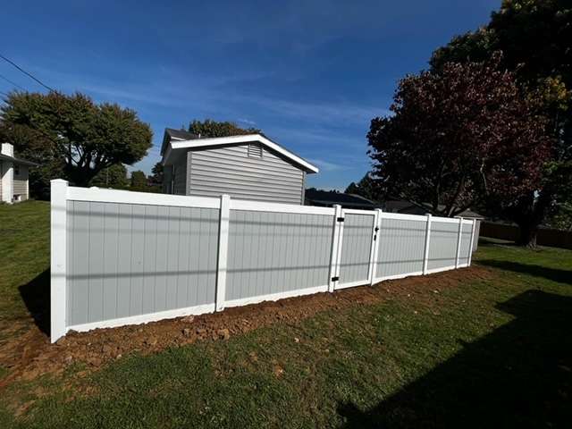 mix and match white gray vinyl yard fencing
