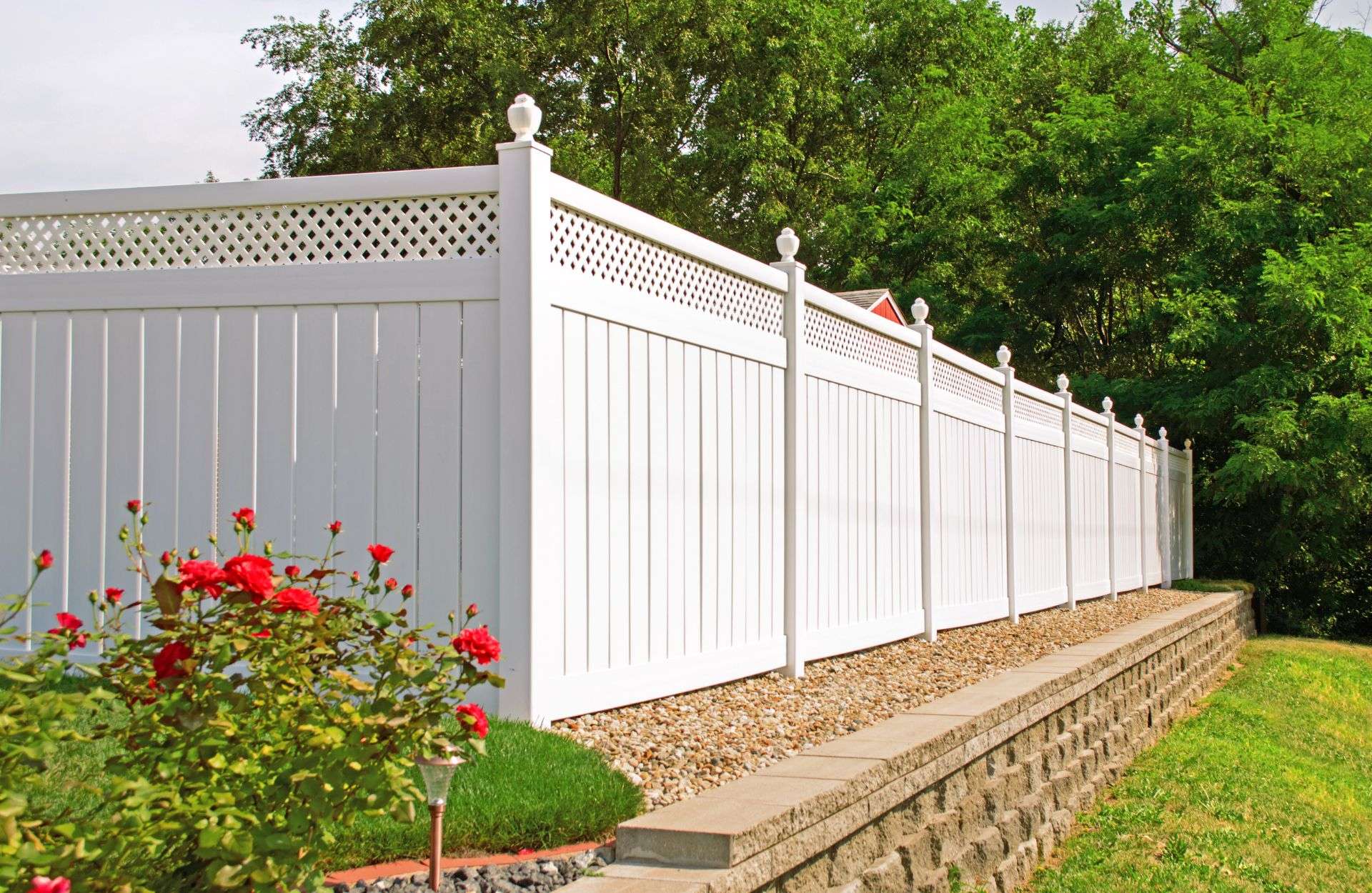 Read more about the article How Fencing Boosts Your Home’s Curb Appeal?