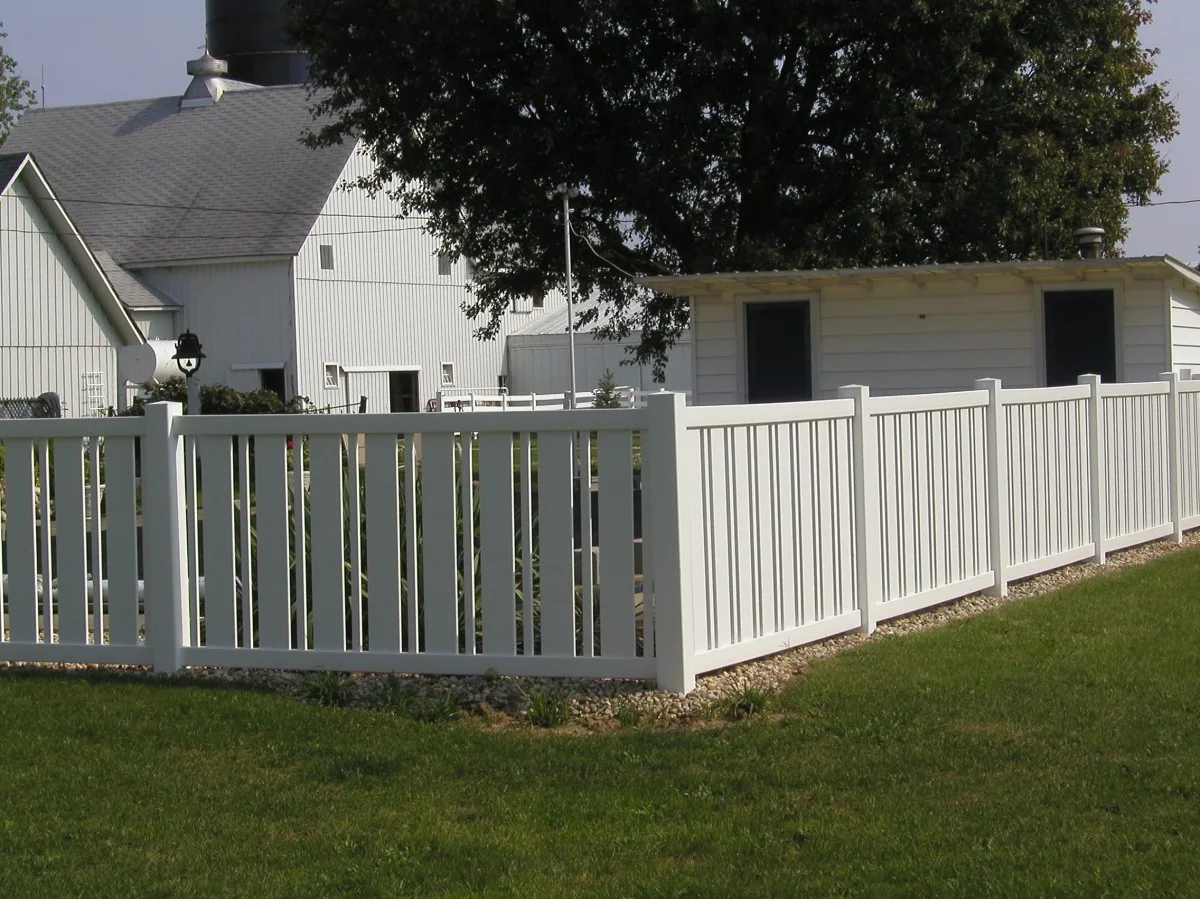 Vinyl pool fence installation